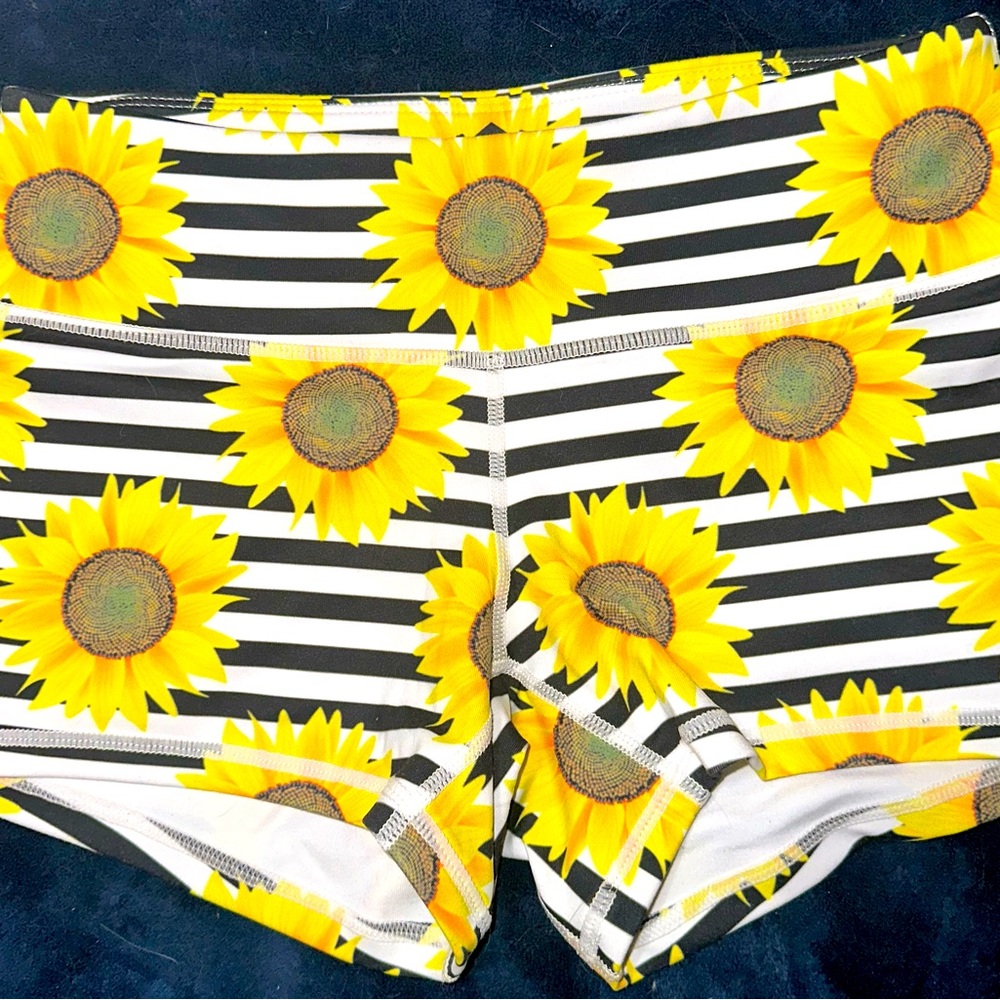 WodBottom Sunflower Shorts XS